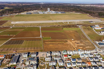 Vue aérienne de Centre de recherche Robert Bosch GmbH à l'aéroport Malmsheim à le quartier Malmsheim in Renningen dans le département Bade-Wurtemberg, Allemagne