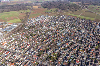 Vue aérienne de Vue d'ensemble de la ville depuis l'ouest à Renningen dans le département Bade-Wurtemberg, Allemagne
