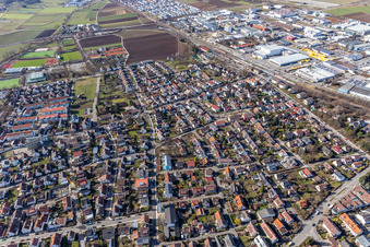 Vue aérienne de Martin-Luther-Straße vue de l'est à Renningen dans le département Bade-Wurtemberg, Allemagne