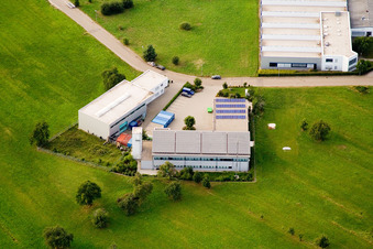 Ittersbach, zone industrielle à le quartier Im Stockmädle in Karlsbad dans le département Bade-Wurtemberg, Allemagne vue d'en haut