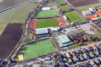 Vue aérienne de Parc des sports de Stegwiesen avec le stade et la salle Rankbach vus de l'est à Renningen dans le département Bade-Wurtemberg, Allemagne