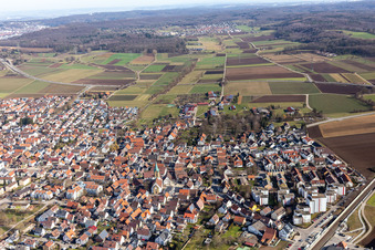 Photographie aérienne de Vue d'ensemble de la ville depuis l'est avec l'église Saint-Pierre à Renningen dans le département Bade-Wurtemberg, Allemagne