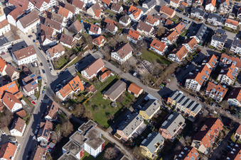 Vue aérienne de Aire de jeux Fröbelstrasse, mevesta e. V. - Centre de jeunesse Renningen à Renningen dans le département Bade-Wurtemberg, Allemagne