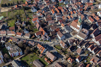 Vue aérienne de Église Saint-Pierre à Renningen dans le département Bade-Wurtemberg, Allemagne
