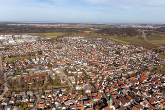 Vue aérienne de Vue de la ville depuis le sud-ouest à Renningen dans le département Bade-Wurtemberg, Allemagne