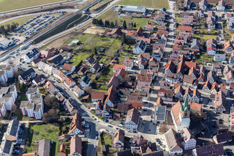 Vue aérienne de Weil der Städter Straße depuis le nord-est à Renningen dans le département Bade-Wurtemberg, Allemagne