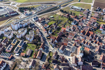 Vue aérienne de Weil der Städter Straße depuis le nord-est à Renningen dans le département Bade-Wurtemberg, Allemagne