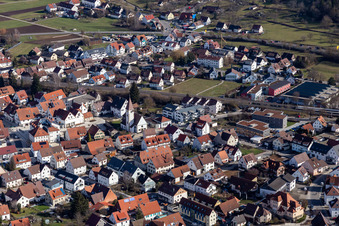 Vue aérienne de Église de Pélage à Nufringen dans le département Bade-Wurtemberg, Allemagne