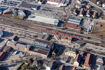 Vue aérienne de Gare ferroviaire à Herrenberg dans le département Bade-Wurtemberg, Allemagne