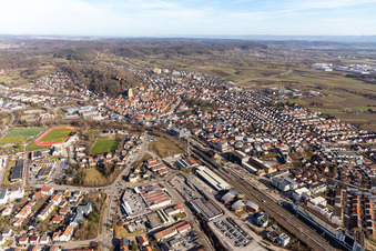 Vue aérienne de Vue d'ensemble de la ville depuis l'ouest à Herrenberg dans le département Bade-Wurtemberg, Allemagne