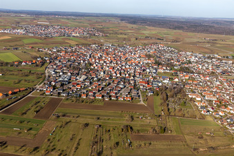 Vue aérienne de De l'ouest à le quartier Kuppingen in Herrenberg dans le département Bade-Wurtemberg, Allemagne