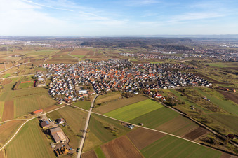 Vue aérienne de Du sud-est à le quartier Kuppingen in Herrenberg dans le département Bade-Wurtemberg, Allemagne
