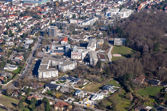Vue aérienne de Résidence étudiante Godramsteiner Straße 50, Hôpital Landau-Südliche Weinstraße à Landau in der Pfalz dans le département Rhénanie-Palatinat, Allemagne