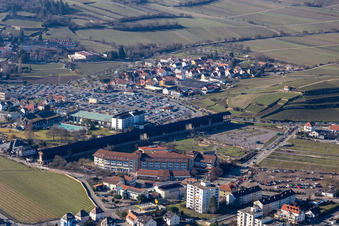 Vue aérienne de Clinique du parc médian à le quartier Pfeffingen in Bad Dürkheim dans le département Rhénanie-Palatinat, Allemagne