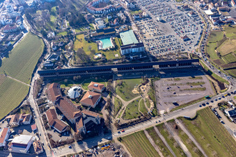 Vue aérienne de Bâtiment de remise des diplômes, piscine de loisirs Salinarium à le quartier Pfeffingen in Bad Dürkheim dans le département Rhénanie-Palatinat, Allemagne