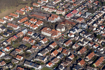 Vue aérienne de Maximilianstift à Maxdorf dans le département Rhénanie-Palatinat, Allemagne