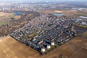 Quartier Maudach in Ludwigshafen am Rhein dans le département Rhénanie-Palatinat, Allemagne d'en haut