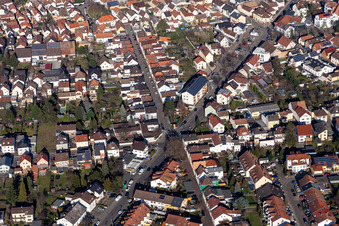 Vue aérienne de Bergstrasse à le quartier Maudach in Ludwigshafen am Rhein dans le département Rhénanie-Palatinat, Allemagne