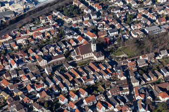Vue aérienne de Saint Joseph à le quartier Rheingönheim in Ludwigshafen am Rhein dans le département Rhénanie-Palatinat, Allemagne