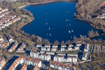 Vue aérienne de Lac de Rheinau à le quartier Rheinau in Mannheim dans le département Bade-Wurtemberg, Allemagne