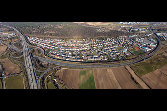 Vue aérienne de Zone d'implantation et infrastructures dans le district de Hirschacker à Schwetzingen dans le département Bade-Wurtemberg, Allemagne