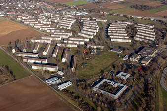 Vue aérienne de Centre d'accueil pour réfugiés et demandeurs d'asile Centre d'accueil de premier accueil du Bade-Wurtemberg de l'Office fédéral des migrations et des réfugiés dans le district de Patrick-Henry-Village à le quartier Patrick Henry Village in Heidelberg dans le département Bade-Wurtemberg, Allemagne