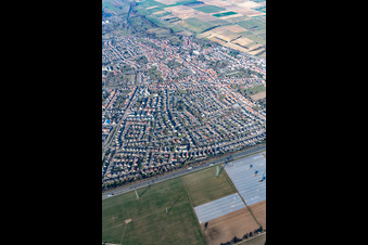 Vue d'oiseau de Rülzheim dans le département Rhénanie-Palatinat, Allemagne