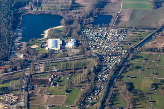 Vue aérienne de Camping Rülzheim entre Dampfnudel et Ostrich Farm Mhou à Rülzheim dans le département Rhénanie-Palatinat, Allemagne