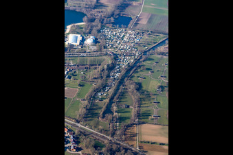 Vue aérienne de Camping Rülzheim entre Dampfnudel et Ostrich Farm Mhou à Rülzheim dans le département Rhénanie-Palatinat, Allemagne
