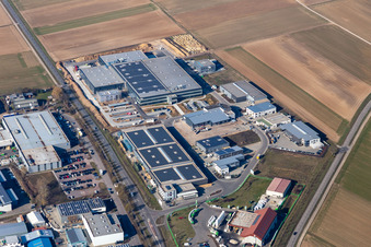 Vue aérienne de Parc industriel Ouest II avec Ampco Pumps GmbH, msystems IT-Solutions GmbH, Hellmann Wholesale, Martin Dradrach Packaging, BioMyCel UG et heo GmbH – Campus à Herxheim bei Landau dans le département Rhénanie-Palatinat, Allemagne