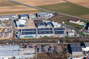 Vue aérienne de Parc industriel Ouest II avec Ampco Pumps GmbH, Hellmann Wholesale, Martin Dradrach Packaging, BioMyCel UG et Klarsicht-verpackungen Weber GmbH (Palatinat) à Herxheim bei Landau dans le département Rhénanie-Palatinat, Allemagne