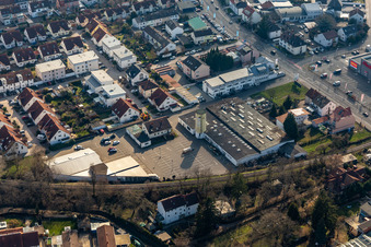 Vue d'oiseau de Ancien site Promarkt Am Rabensteinerweg à Speyer dans le département Rhénanie-Palatinat, Allemagne