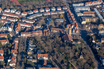 Vue aérienne de Friedenskirche, rue Bernhard avec parc Adenauer à Speyer dans le département Rhénanie-Palatinat, Allemagne