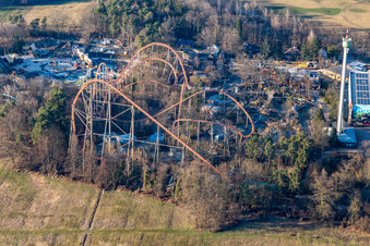 Vue aérienne de Centre de loisirs - parc d'attractions Holiday Park GmbH sur Holidayparkstraße à Haßloch dans le département Rhénanie-Palatinat, Allemagne