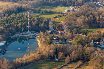 Parc de vacances pendant les vacances d'hiver et de corona à Haßloch dans le département Rhénanie-Palatinat, Allemagne d'en haut