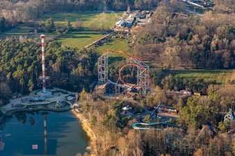 Vue aérienne de Centre de loisirs - parc d'attractions Holiday Park GmbH sur Holidayparkstraße à Haßloch dans le département Rhénanie-Palatinat, Allemagne