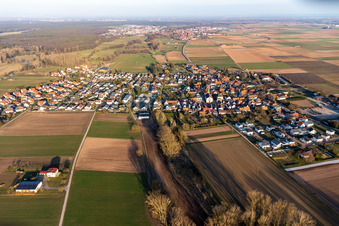 Vue oblique de Knittelsheim dans le département Rhénanie-Palatinat, Allemagne