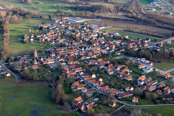 Vue aérienne de Quartier Altenstadt in Wissembourg dans le département Bas Rhin, France