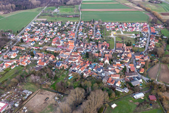 Vue aérienne de Vue du village depuis le sud-ouest à Barbelroth dans le département Rhénanie-Palatinat, Allemagne