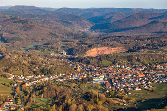 Vue aérienne de Devant la carrière à Albersweiler dans le département Rhénanie-Palatinat, Allemagne