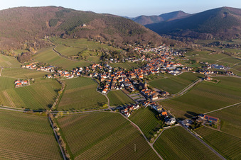 Vue aérienne de Burrweiler dans le département Rhénanie-Palatinat, Allemagne