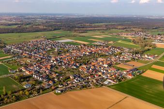 Vue oblique de Ottersheim bei Landau dans le département Rhénanie-Palatinat, Allemagne