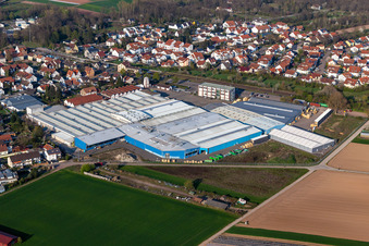 Vue aérienne de Locaux de l'entreprise Kardex Remstar Maschinenbau avec halls, bâtiments d'entreprise et installations de production à Bellheim dans le département Rhénanie-Palatinat, Allemagne