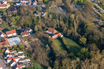 Vue aérienne de Moulin sur le Klingbach à Hördt dans le département Rhénanie-Palatinat, Allemagne