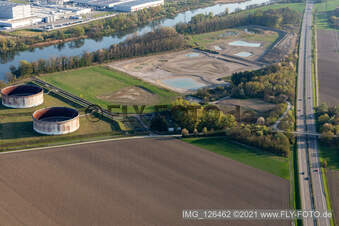 Vue aérienne de Ancien parc de stockage renaturalisé à Jockgrim dans le département Rhénanie-Palatinat, Allemagne
