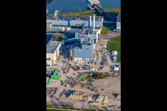 Vue aérienne de Construction de la nouvelle centrale électrique à gaz et hydrogène de l'usine de papier Palm GmbH & Co. KG dans la zone industrielle de Wörth-Oberwald à Wörth am Rhein dans le département Rhénanie-Palatinat, Allemagne