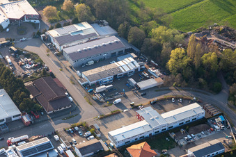 Vue aérienne de Zone industrielle de Horst avec Der Innenausbauer IV eK, MSV GmbH Medical Systems, Frey Metalltechnik, propriétaire Dipl.-Ing. Matthias Frey eK et ArcoSYS Computervertriebs GmbH à le quartier Minderslachen in Kandel dans le département Rhénanie-Palatinat, Allemagne