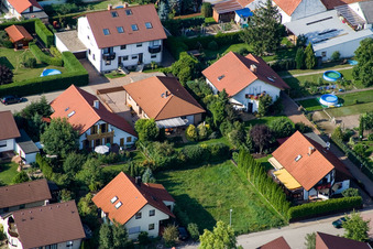 Vue oblique de Rue Albert Einstein à Haßloch dans le département Rhénanie-Palatinat, Allemagne