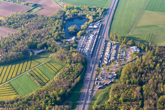 Vue aérienne de Aire de repos Autobahn-Tank & Rast Mahlberg du BAB A5 à Mahlberg dans le département Bade-Wurtemberg, Allemagne