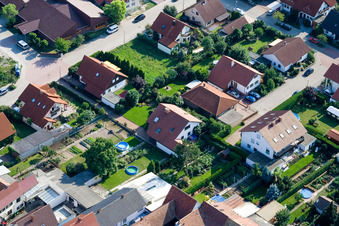 Rue Albert Einstein à Haßloch dans le département Rhénanie-Palatinat, Allemagne hors des airs